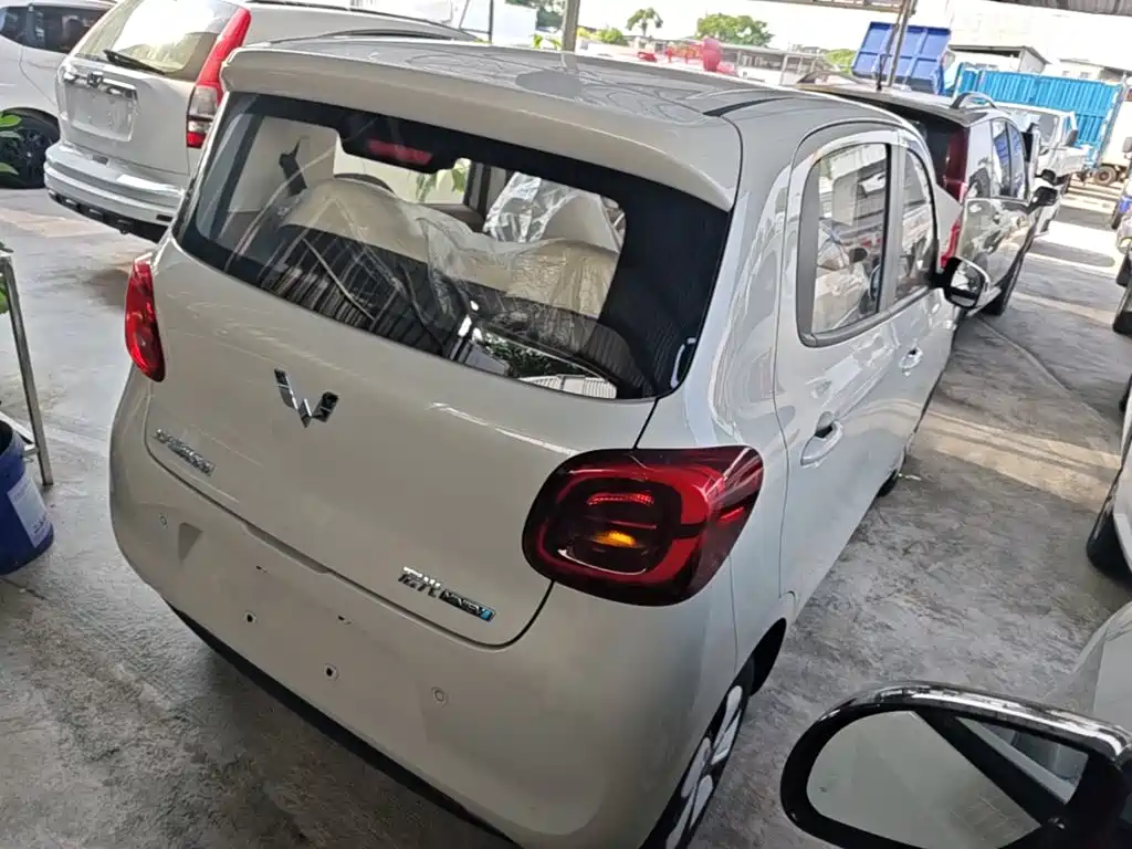 Wuling MINIEV — миниатюра 7