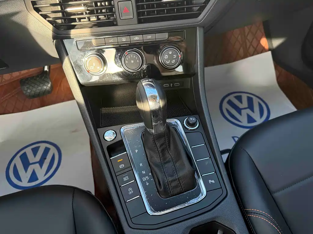 Volkswagen Bora — миниатюра 8