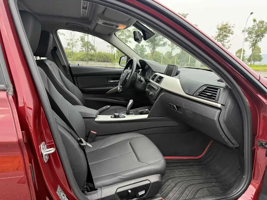 BMW 3 Series — миниатюра 10