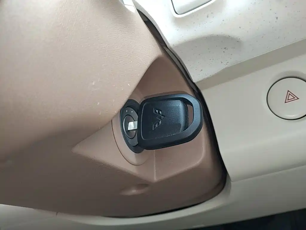 Wuling MINIEV — миниатюра 9