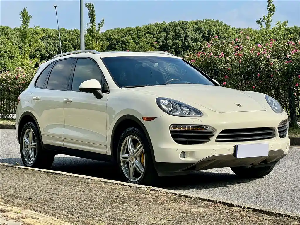 Porsche Cayenne — миниатюра 3