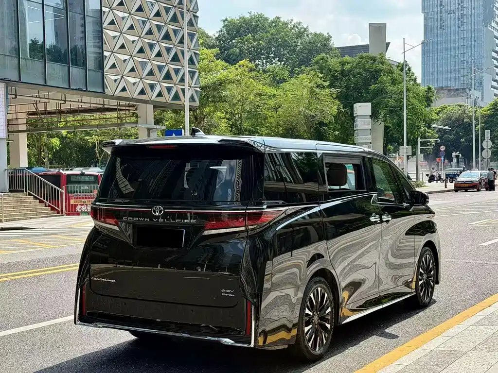 Toyota Vellfire — миниатюра 9