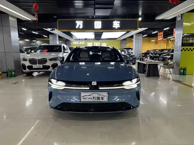 2025 Zeekr 007