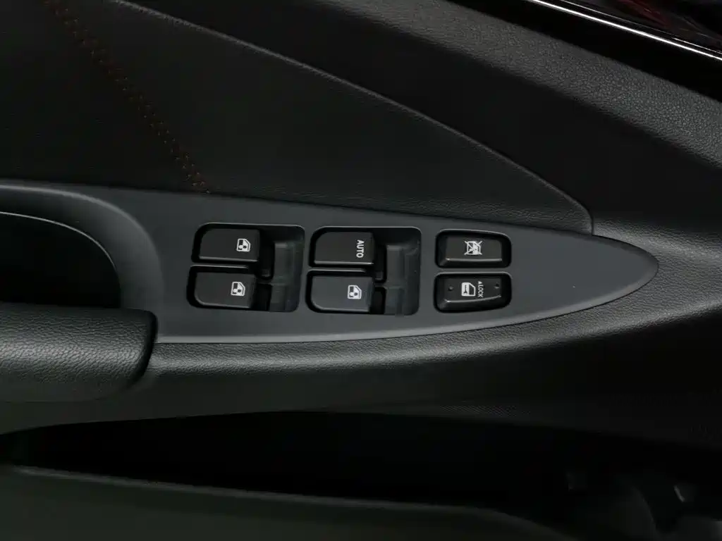 Changan Eado XT — миниатюра 9