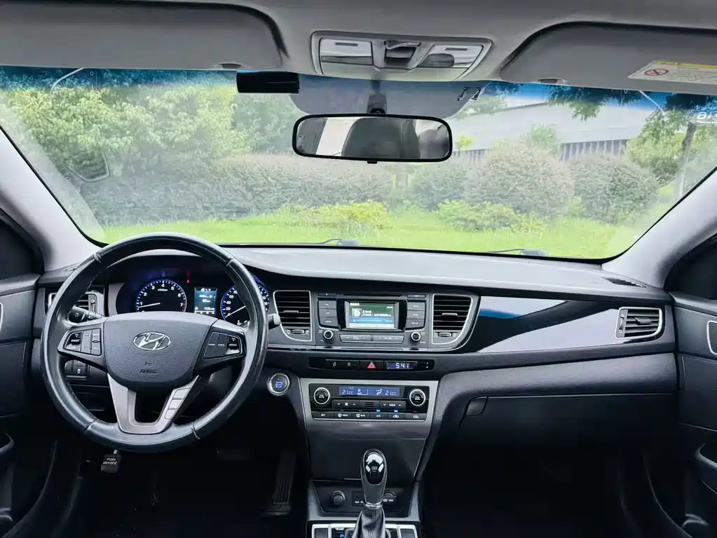 Hyundai Mistra 1.8L Auto Premium Type DLX, фото 8