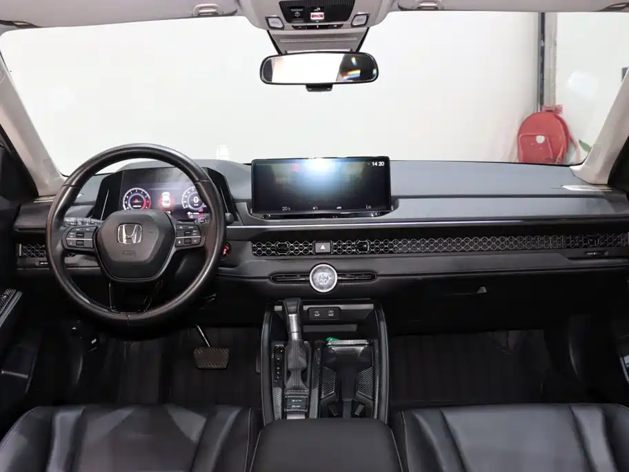Honda Accord — миниатюра 12