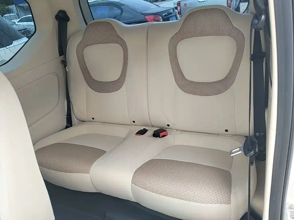 Wuling MINIEV — миниатюра 17