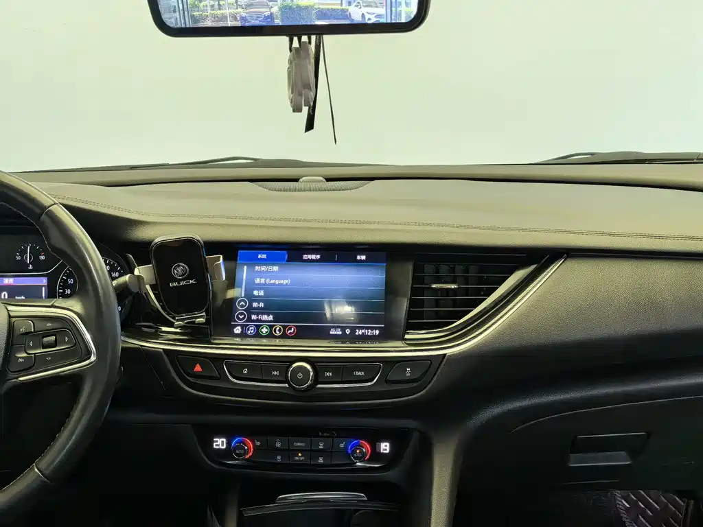 Buick Regal — миниатюра 13