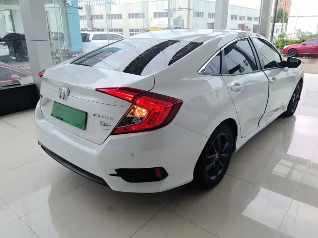 Honda Civic — миниатюра 7