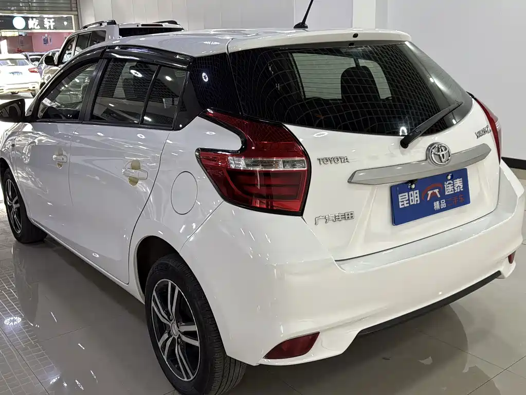 Toyota Yaris L — миниатюра 3
