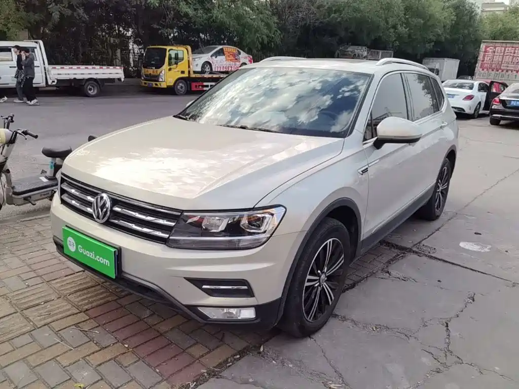 Volkswagen Tiguan L — миниатюра 2