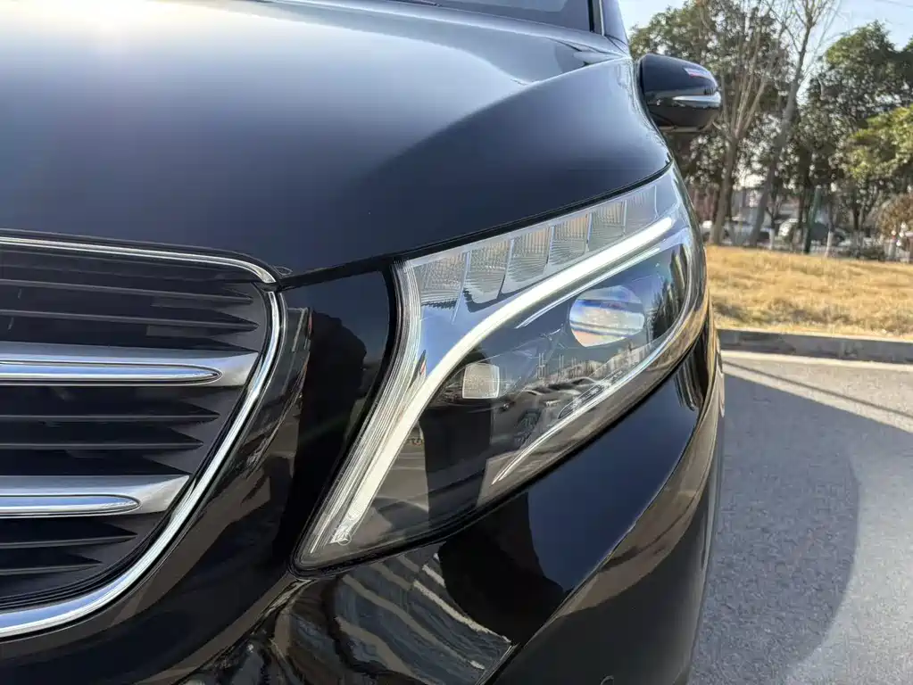 MERCEDES-BENZ V CLASS