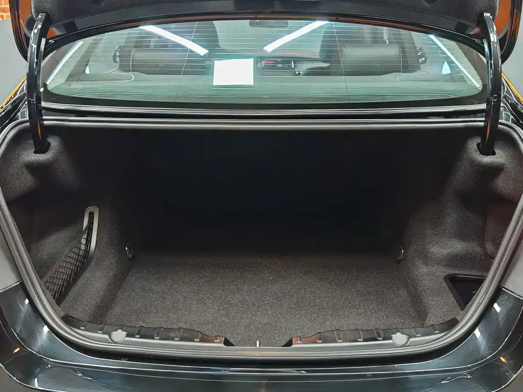 BMW 5 Series — миниатюра 28