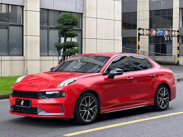 2020 Lynk & Co 03