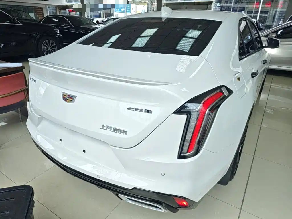 Cadillac CT4 2022 28T