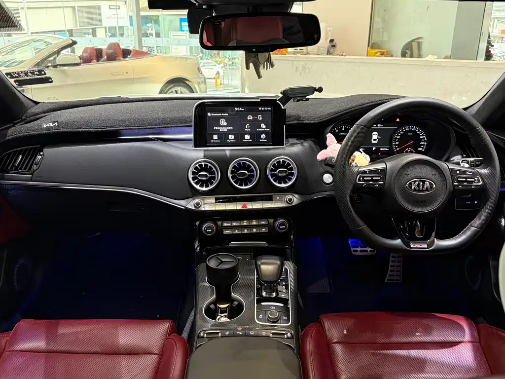 Kia Stinger - фото 6