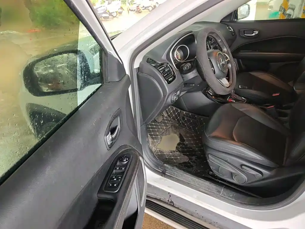 Jeep Compass — миниатюра 16