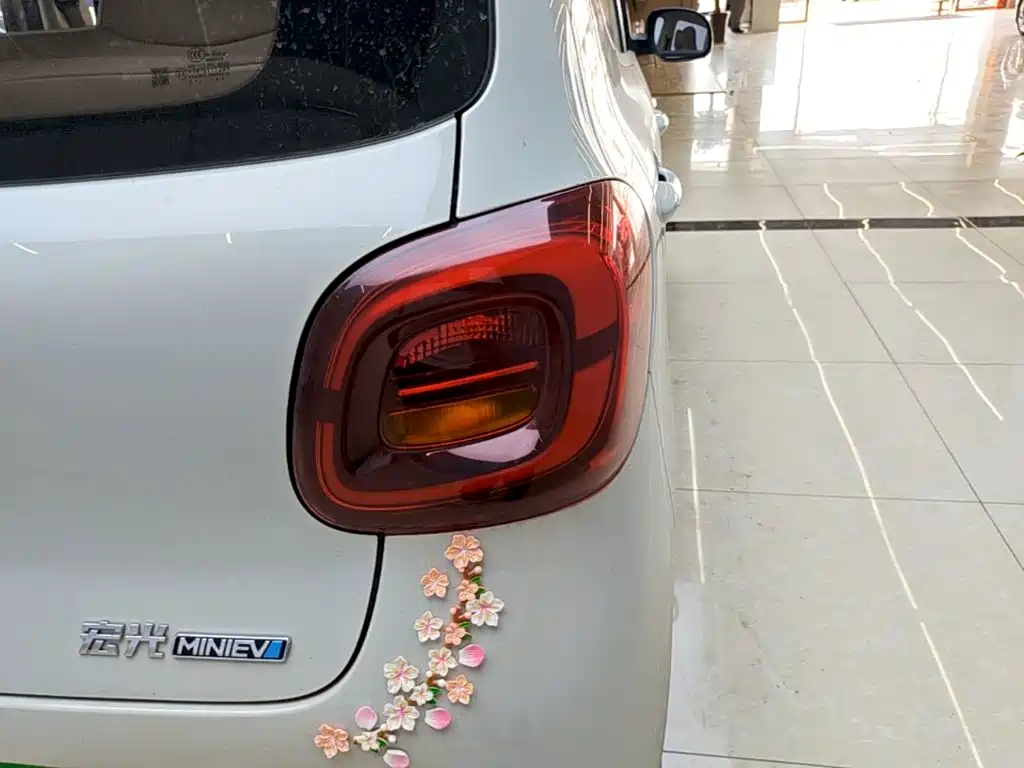 Wuling MINIEV — миниатюра 8