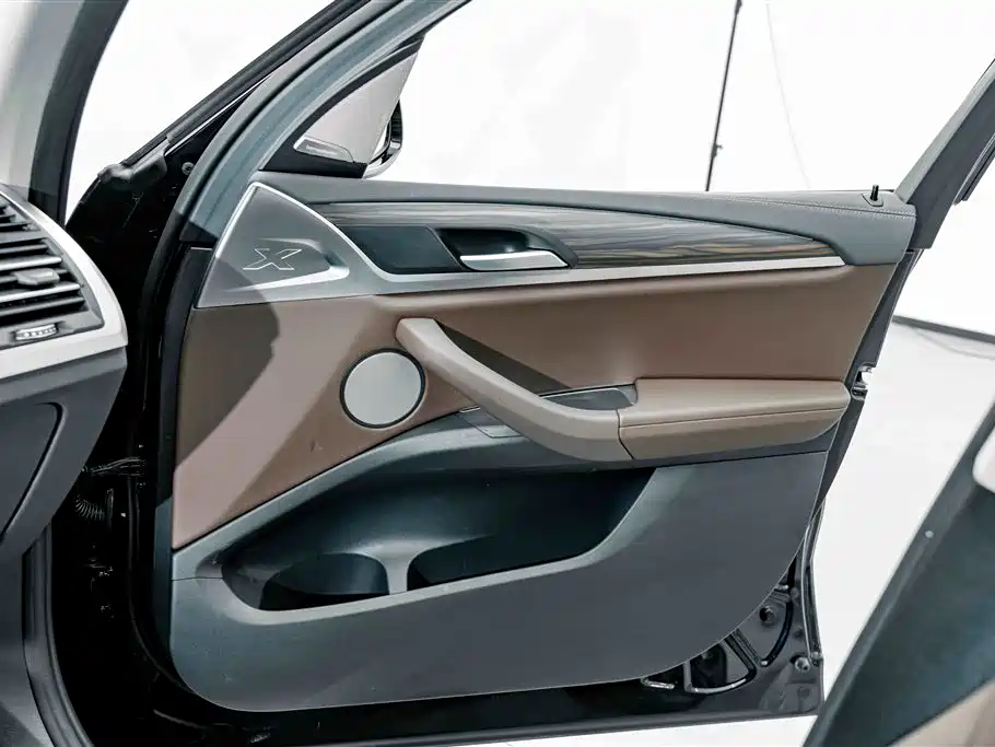BMW X3 — миниатюра 15