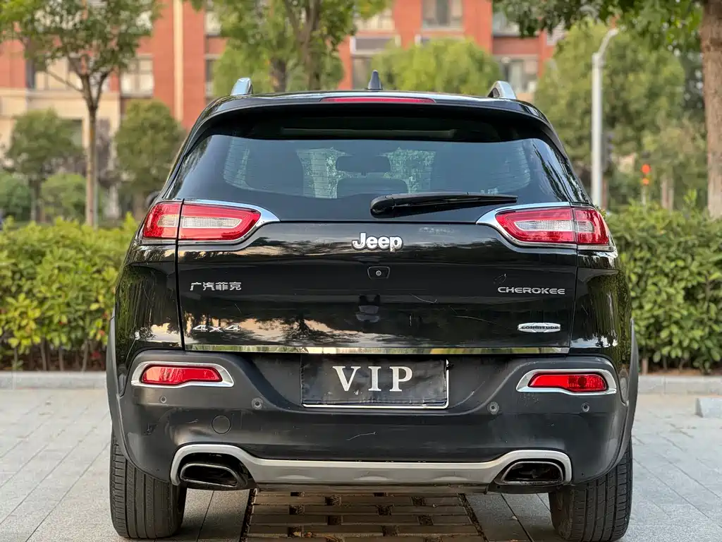 Jeep Cherokee — миниатюра 9