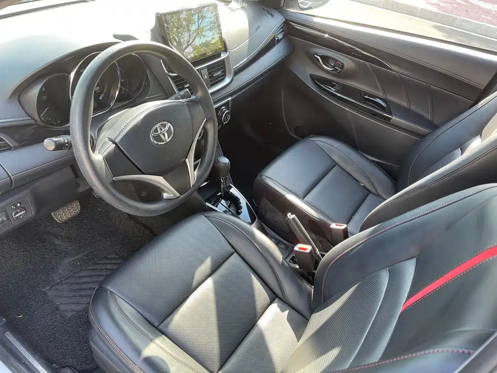 Toyota Yaris L — миниатюра 4