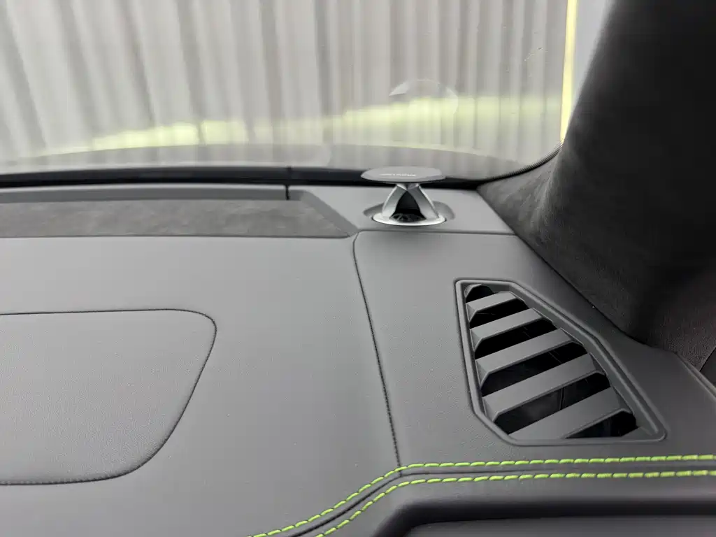 Lamborghini Urus — миниатюра 3