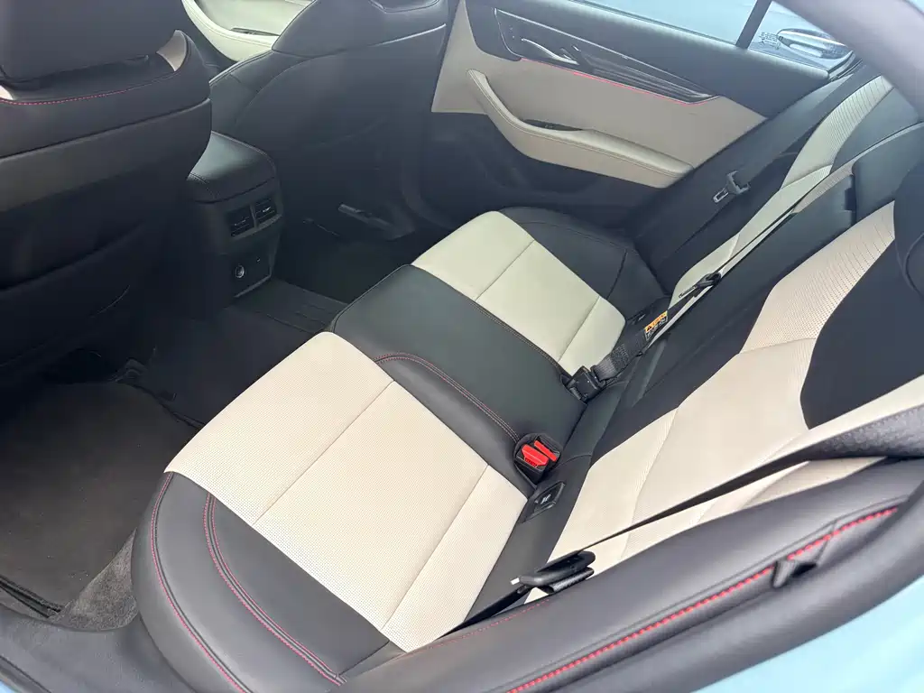 Cadillac CT5 — миниатюра 15