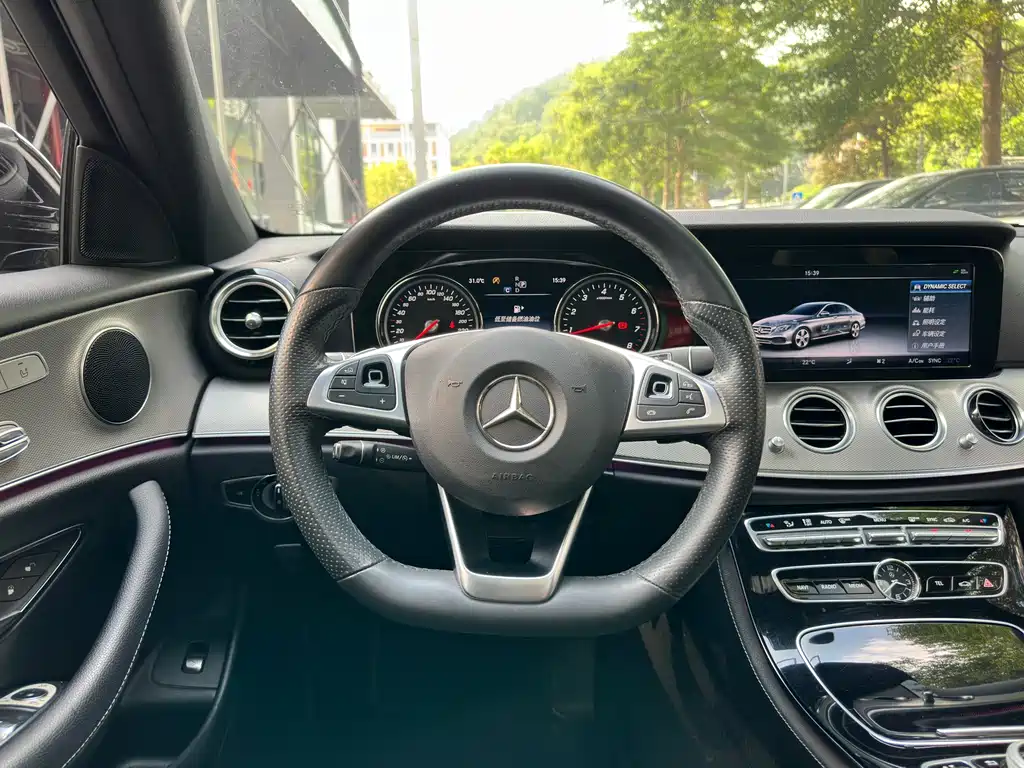 Mercedes-Benz E-Class — миниатюра 14