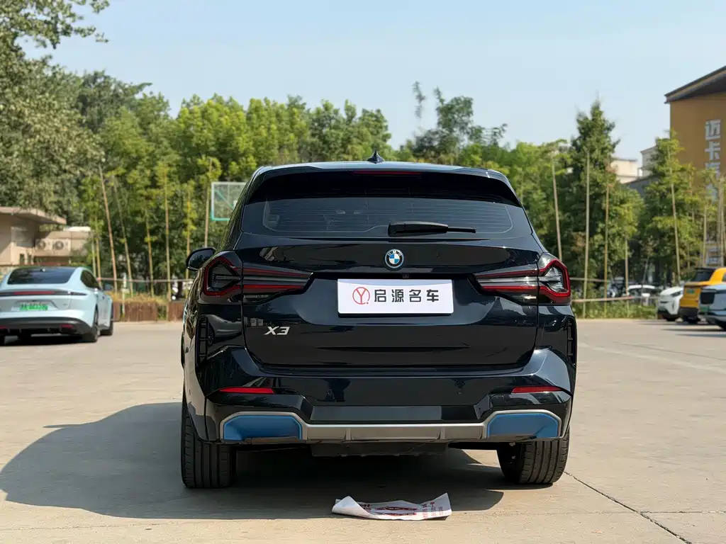 BMW iX3 — миниатюра 16