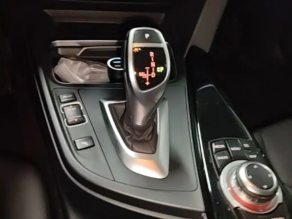 BMW 3 Series — миниатюра 14