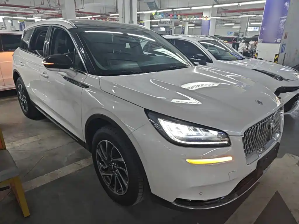 Lincoln Corsair — миниатюра 4