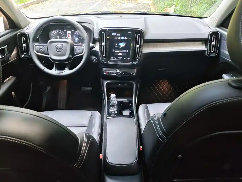 Volvo XC40 — миниатюра 15