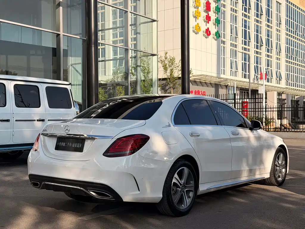 Mercedes-Benz C-Class — миниатюра 8