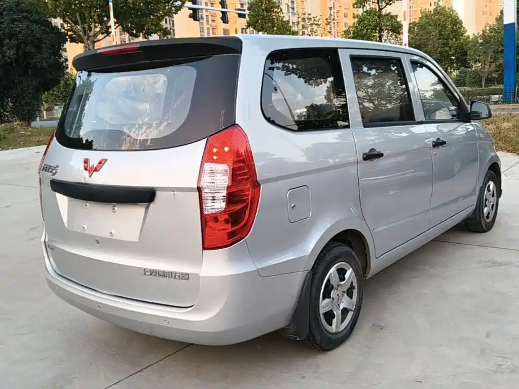 Wuling Hongguang — миниатюра 7