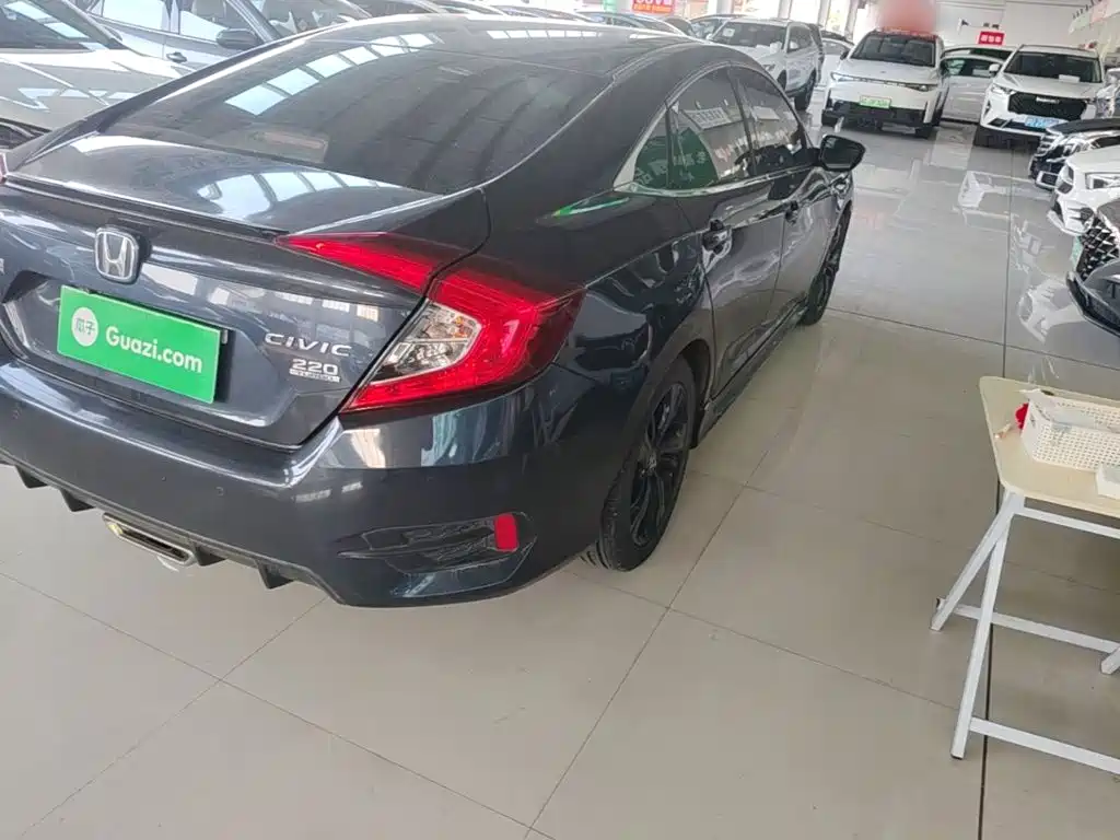 Honda Civic — миниатюра 8