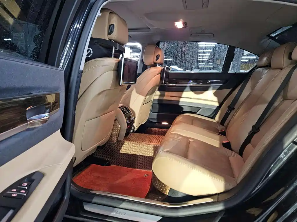 BMW 7 Series 7 2013 730Li Lead