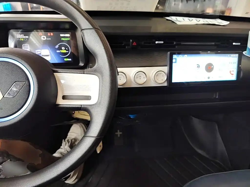 Wuling MINIEV — миниатюра 10