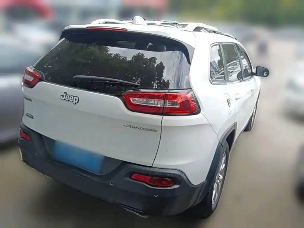 Jeep Cherokee — миниатюра 10