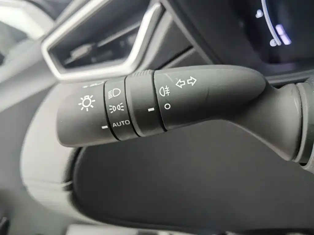 Toyota Corolla Cross — миниатюра 21