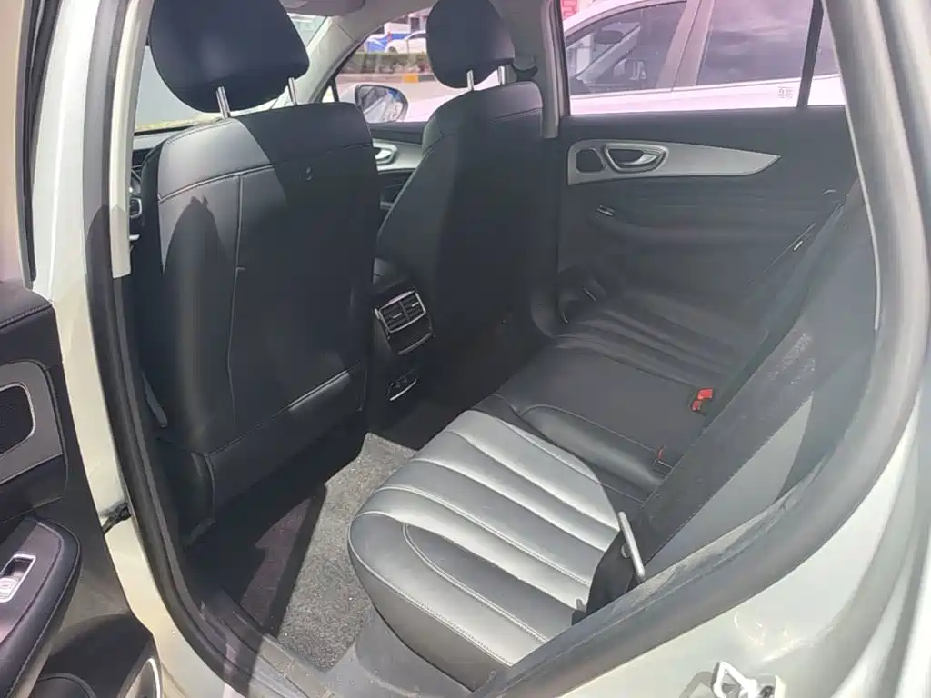 Roewe RX5 eMAX — миниатюра 17