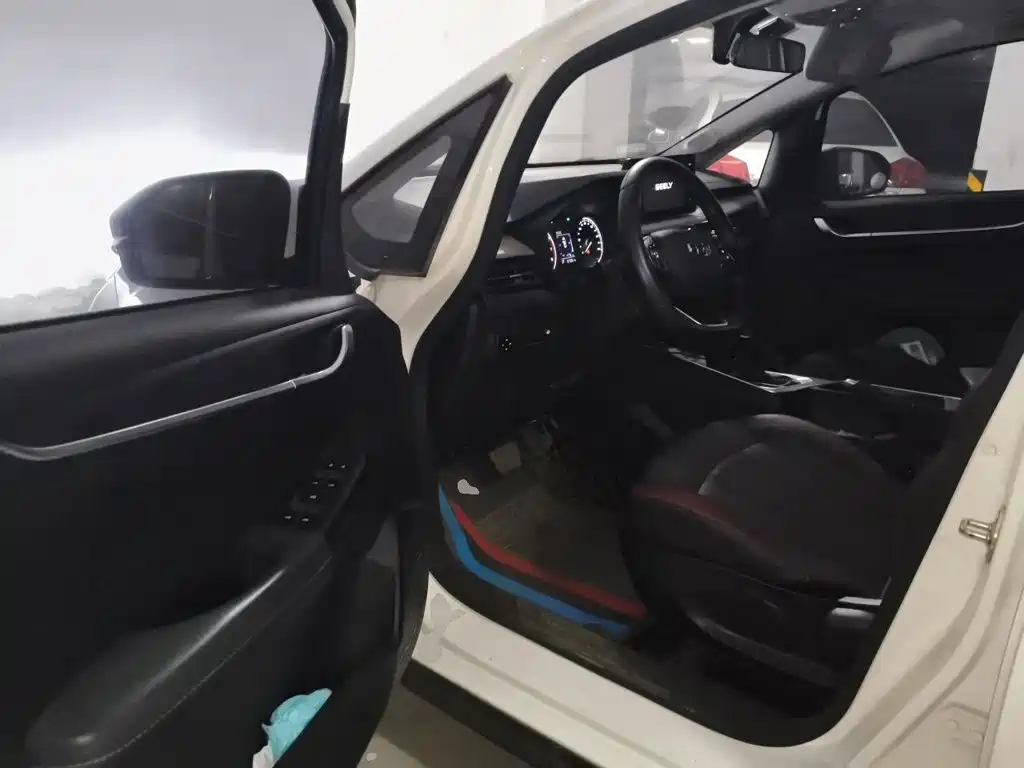 Geely Vision X3 — миниатюра 12