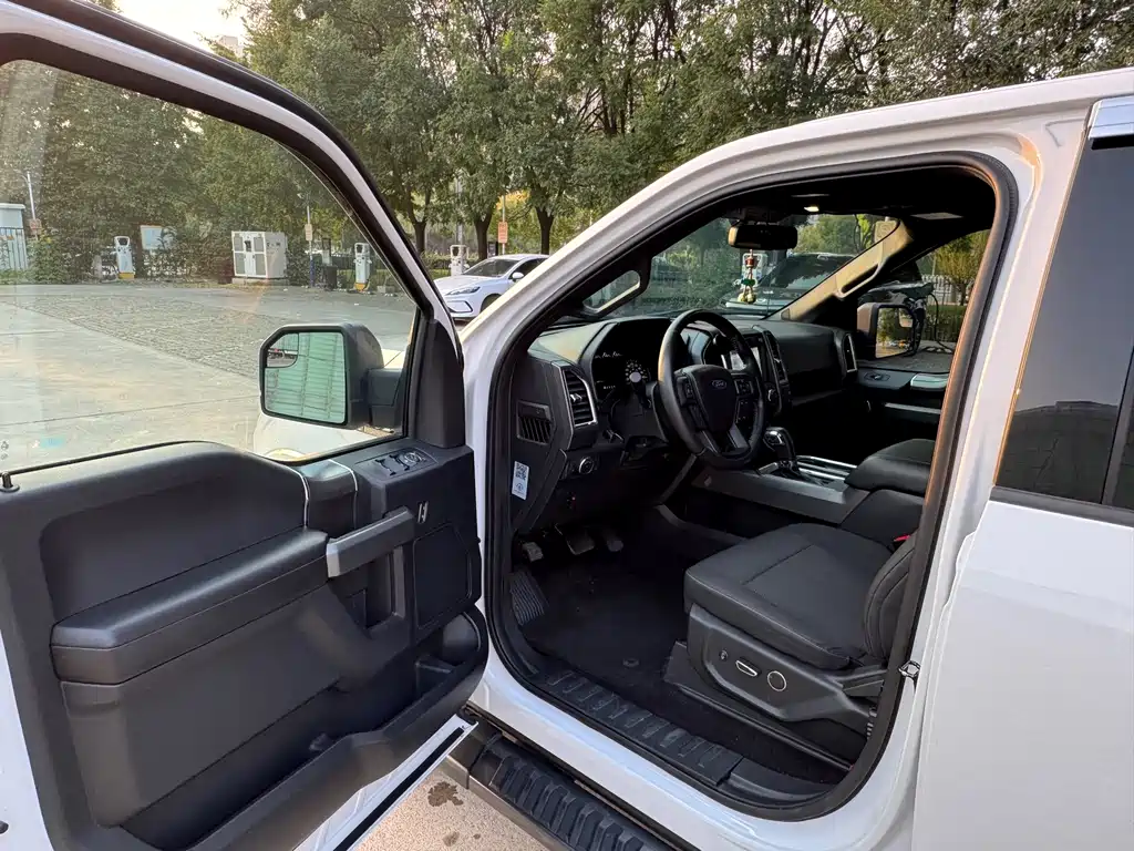 Ford F-150 Raptor — миниатюра 6