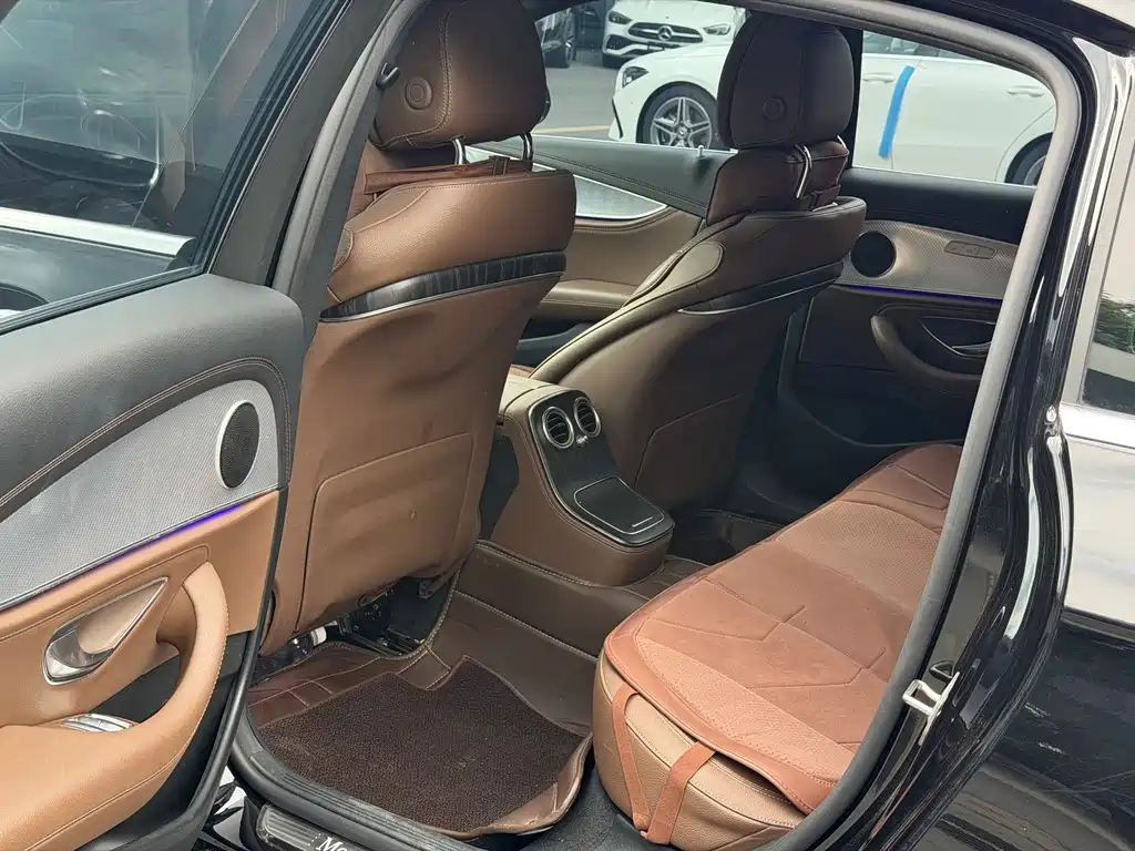 Mercedes-Benz E-Class — миниатюра 11