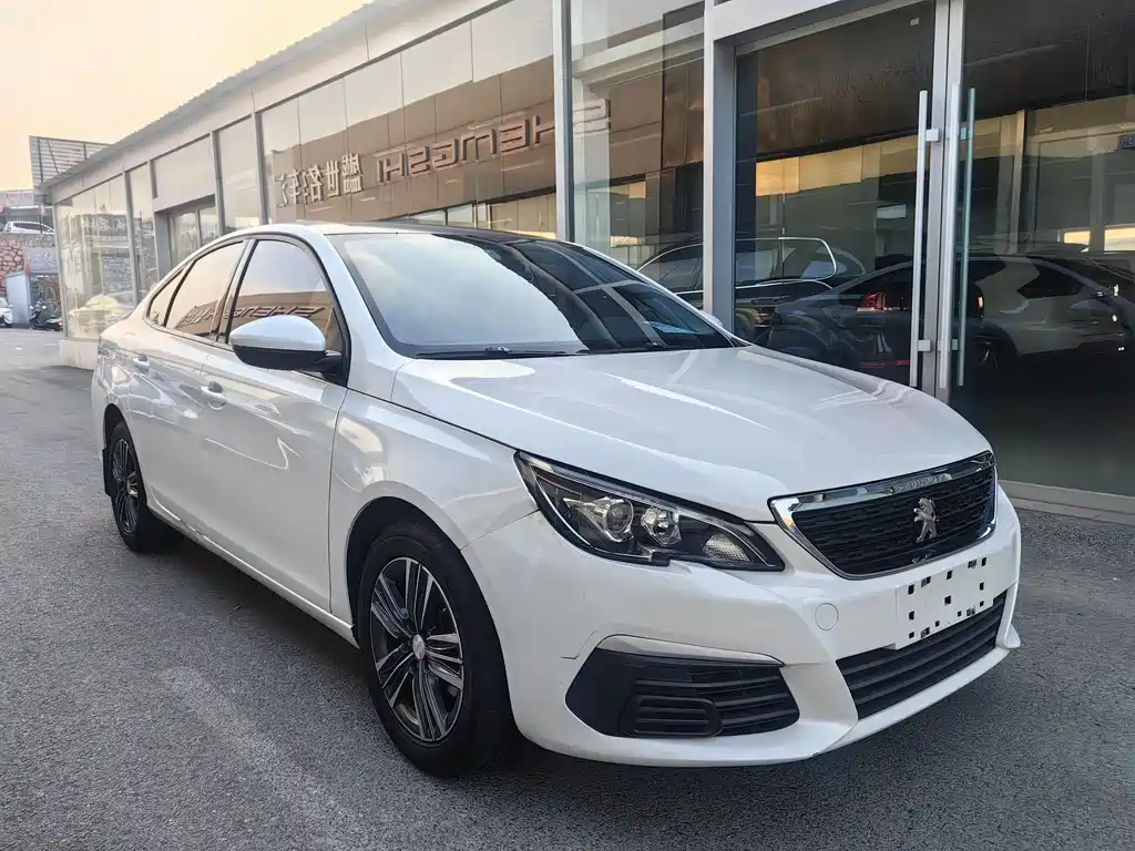 Peugeot 308 2016 1.6L AT Fashion