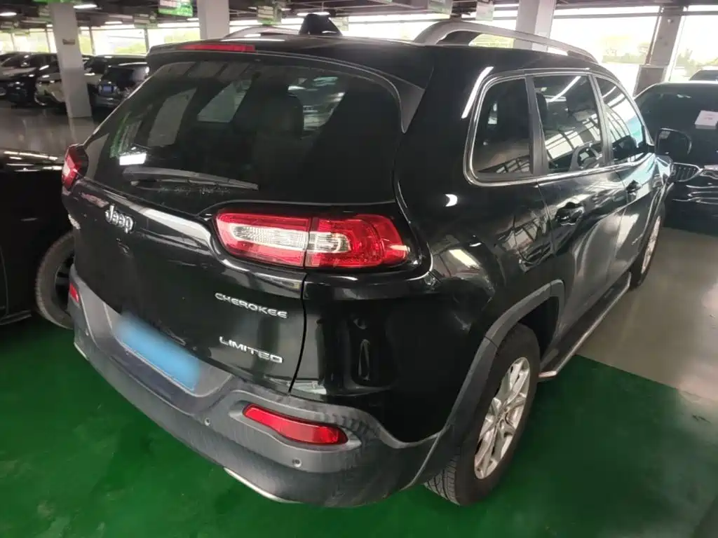 Jeep Cherokee — миниатюра 7