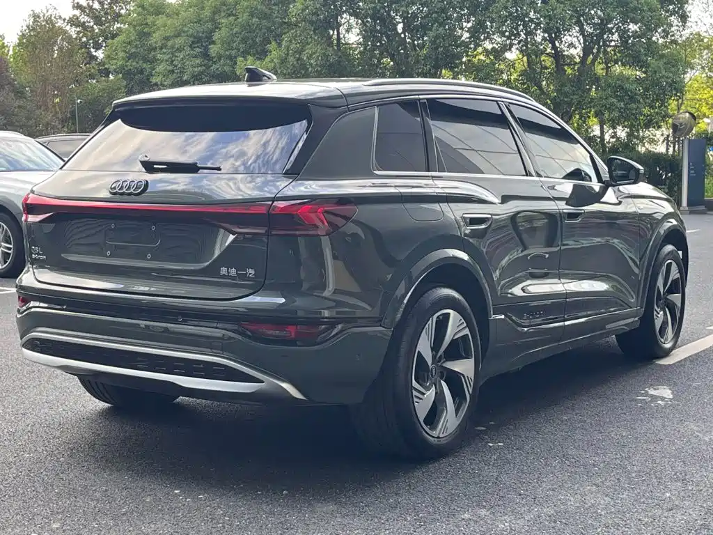 Audi Q6L e-tron — миниатюра 5