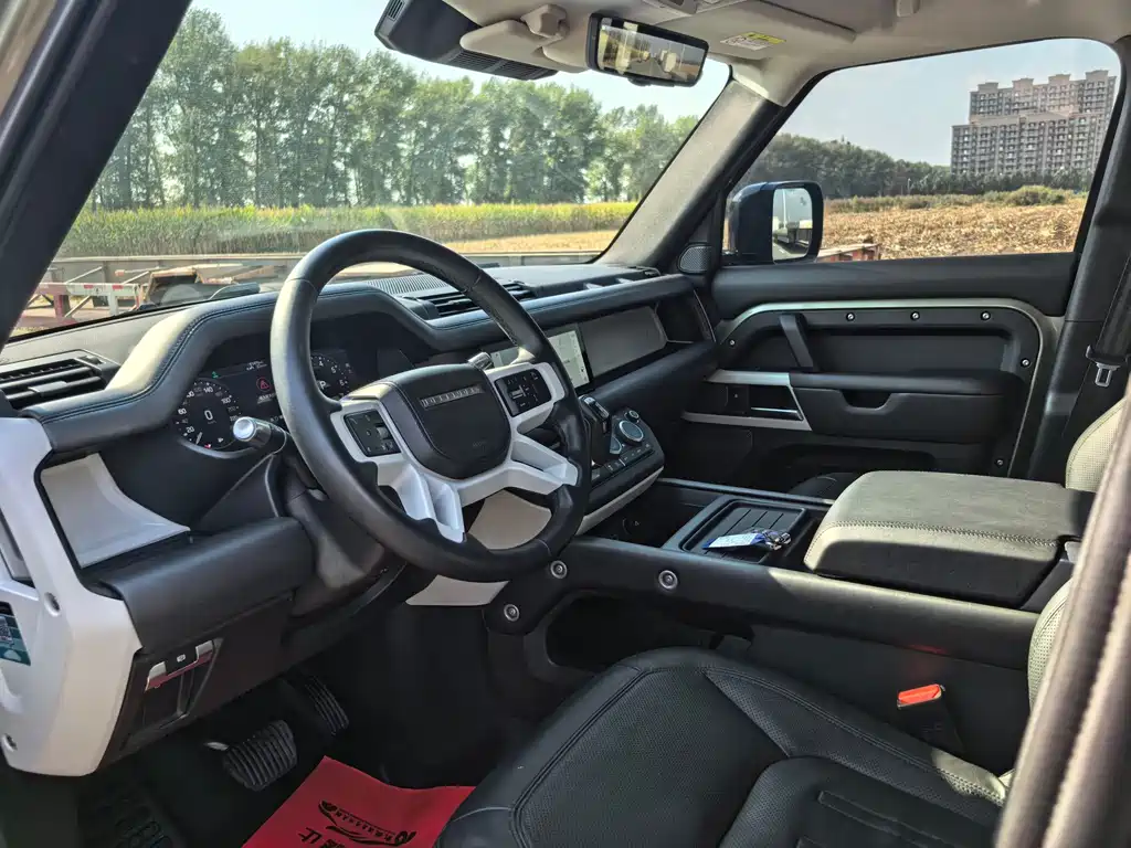 Land Rover Defender — миниатюра 9