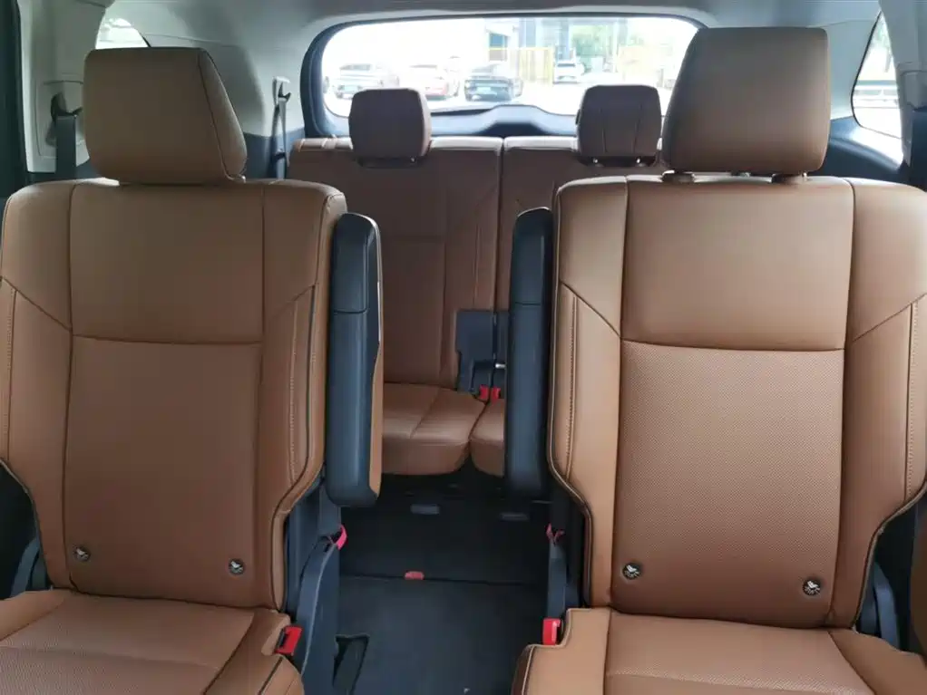 Hongqi HS7 PHEV 2025 2.0T PHEV 200 6 мест