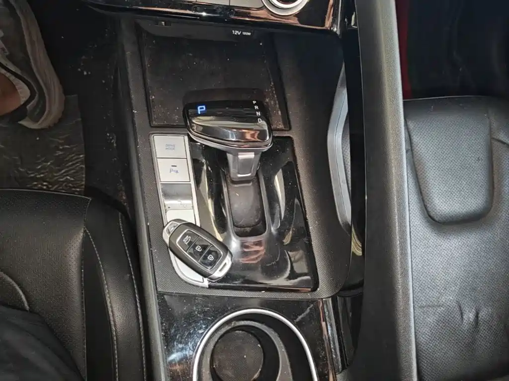 Hyundai Elantra — миниатюра 14