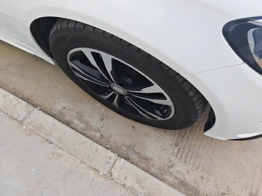 Mercedes-Benz C-Class — миниатюра 6